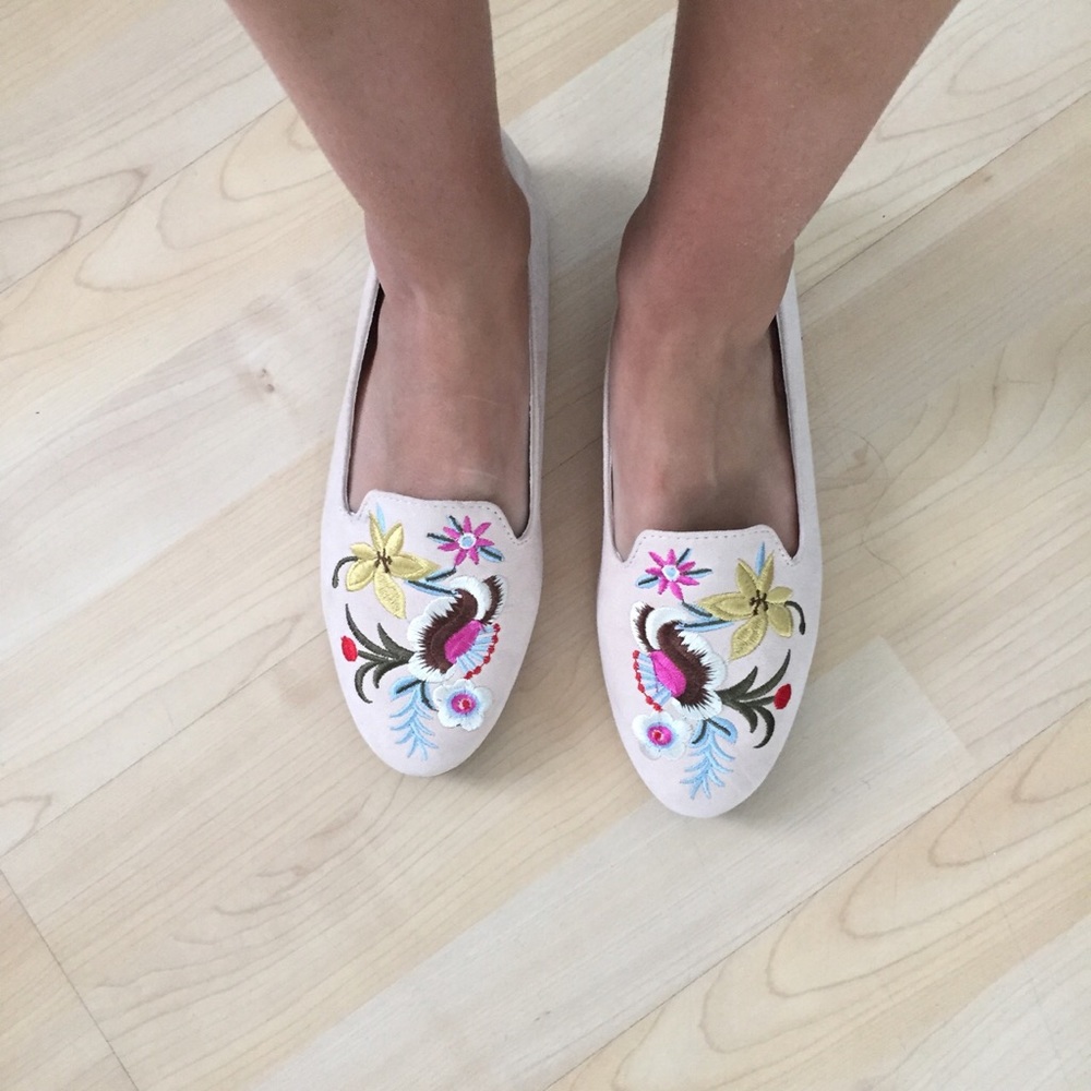 Vintage style Flower flats